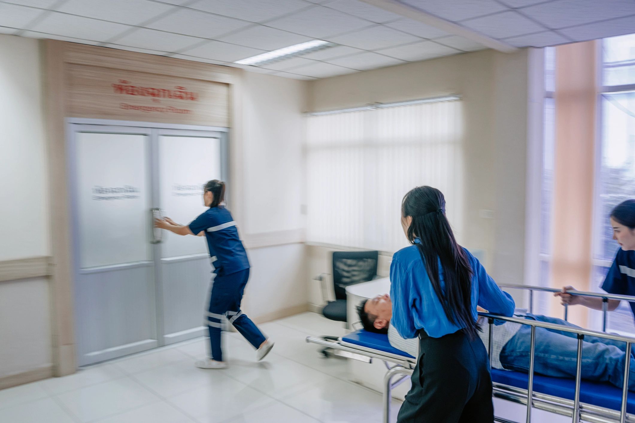 Patient moving and handling in a hospital setting